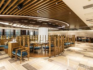 Jinghai Tower Underwater Restaurant Bar
