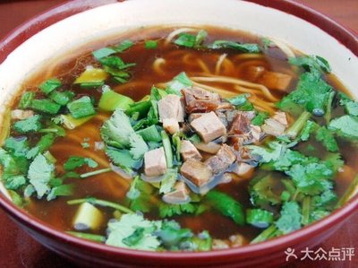 Zhōu Zhōu Yī Pǐ Nuó Ruǎn Là Miàn (Fátóu Xīlǐ Diàn)