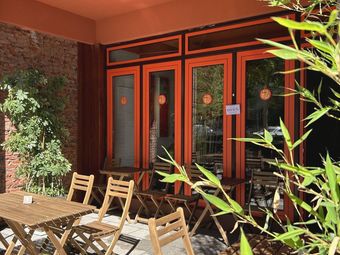Tree Berry Café