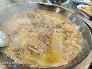 Tie Guo Da E (Bao Lan Jin Yuan Dian)