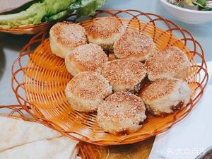 Donghu Yu Cun (Hei Wo Dian)