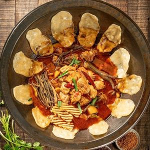 Tieguo Nian Dai · Earth Pot Chicken (Yunjin Road Branch)