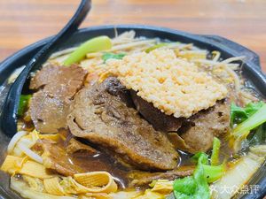 Jindian Liuxian Noodles in Stone Pot Rice