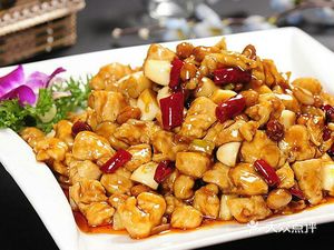 No. 9 Xiaoyuguan (Langqing Mingju Store)