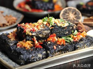 Beijing-Xiang Province Delicacy Tofu (Stinky Fried Tofu & Cold Noodles)