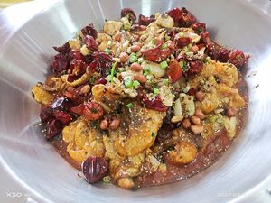 Chen Shi in Dofu Fish Hotpot (Huanghe Road Branch)