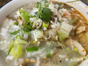 Zhao Ji He Lao Noodles with Tofu Vegetables