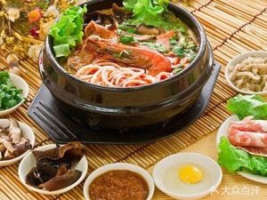 Xiao Jie Yunnan Authentic Crossing the Bridge Rice Noodles (Yuhong World Port · Ligu Palace Branch)