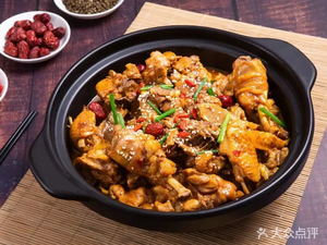 Sauce Pot Chicken Stir-fry and Grilled Fish (Shimao Yunshangcheng Yinghaiyuan Store)