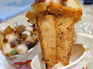 Lai's Plum Cake