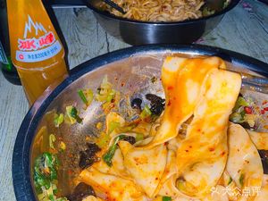 Guanzhong One-of-a-Kind Authentic Hand-Rolled Noodles