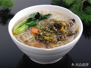 Little Red Rice Noodles & Steamed Dumplings