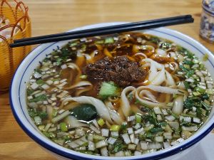 Tie Dan Chicken Soup Knife-Cut Noodles (Green City Full Run Village Fangfei Jun Store)