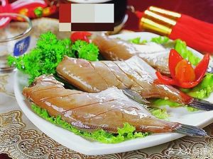 Paper-Wrapped Fish, Bamboo Skewer Grilled Meat & Small Seafood