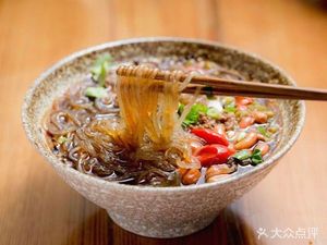 Xiao Dang Jia Hand-Rolled Noodles and Hot Pot