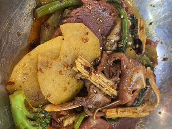 Qinghua Culinary City Spicy Hot Pot