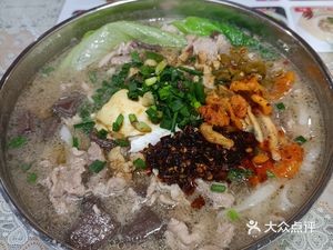 Xiongxiangji Bamboo Bone · Pork Blood Vermicelli