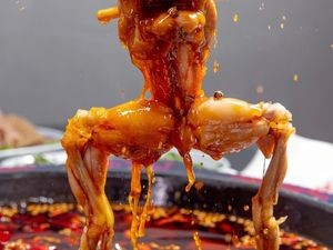 Zhao Family Courtyard · Spicy Frog with Fish Head