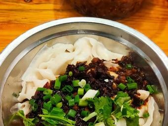 Yiren Noodle Shop (Sanlilong Community Store)