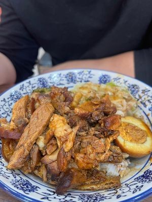 Liu Ji Longjiang Pork Leg Rice