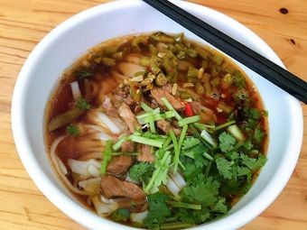 Luo's Noodle Shop (Xuetangpo Linjiang Garden Store)