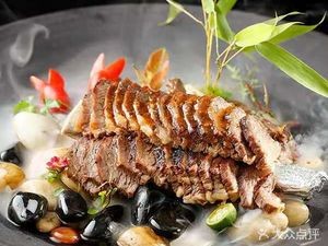 Xiangjiang Hui Elegant Hunan-Guangdong Cuisine (Scenic River Branch)