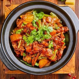 Zhu Xiao'er Chicken Stew with Pickled Cabbage and Fish