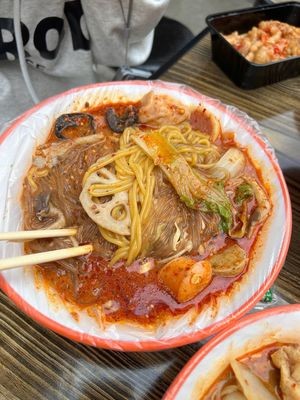 Authentic Northeast Spicy Hot Pot (Lusong Road Store)
