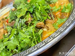 贡椒鱼头(黄荆小区店)