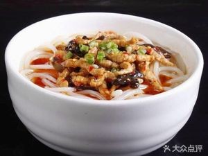 Hengyang Fish Noodles with Clay Pot (Clay Pot Rice)