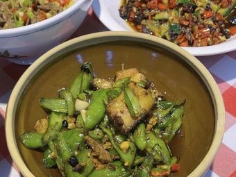 Tu Er Ge · Old Changsha Street Cuisine (Museum of Hunan Branch)
