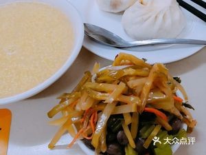 Fang Fang's Flavor Baozi Porridge Shop