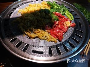 Specialty Ground Table Korean BBQ with Pickled Cabbage (Yulong Yicheng Branch)