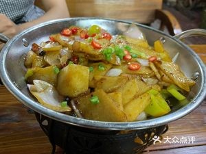 Spicy Chili Stir-Fried Pork (Xiao Liu Branch)