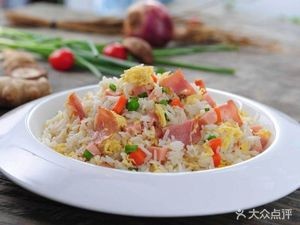Wan Liu Xiang Yellow Braised Chicken Rice (Luyuan Branch)