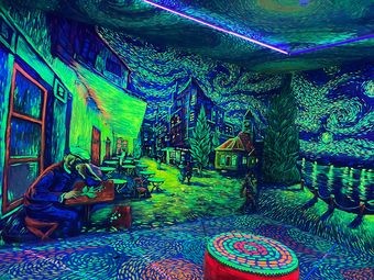 Monet Meets Van Gogh