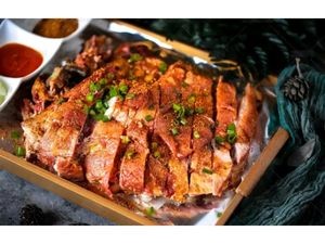 Tiemuzhen Charcoal Grilled Lamb Leg