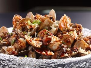 Internet Famous Bridge BBQ Lobster