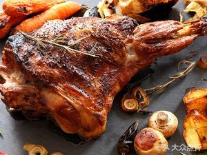 Sai Bei Charcoal Roasted Lamb Leg (Xiangcheng Garden Store)