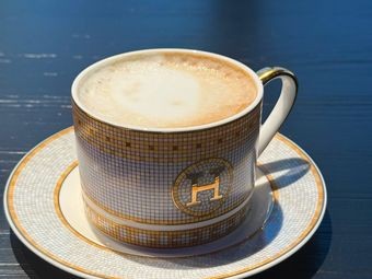 WEDDING DRESS·COFFEE