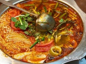 Laoban Niang Miao Village Sour Soup Fish Shop (Peihe Road Branch)