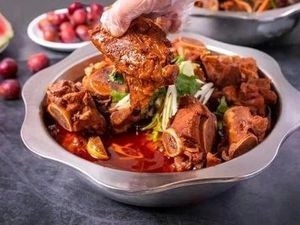 Guye Xiang Sauce Bone Hot Pot Buffet