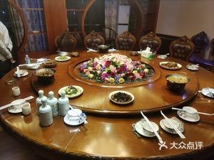 Anhui Central Hotel (East of the People's Congress in Zhongwan Town)