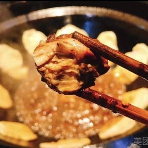 Iron Pot Era · Earth Pot Chicken (Jiangnan Scenic Street Branch)