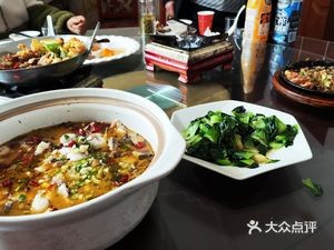 Luobu Farmhouse Large Courtyard Restaurant