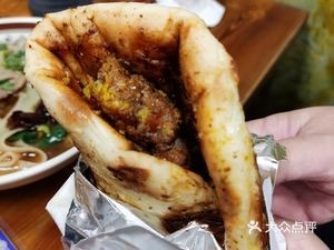 Xinjiang Ali Mu BBQ (Xuhui Hushanyuan Store)
