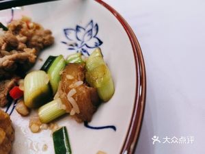 Yong Chef's Wok-Fried Wooden Bucket Rice (Bitaung Branch)