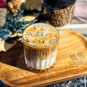 YiAS COFFEE - Day Coffee, Night Wine (Dali Store)