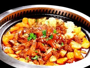 Li Ji Northeast Iron Pot Stew (Shishan Branch)