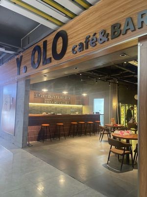 Y·OLO Cafe & BAR